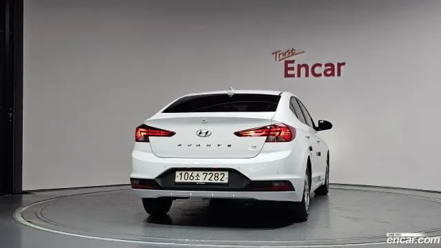 Hyundai Elantra (Avante)