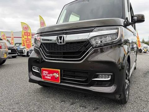 Honda N-BOX Custom