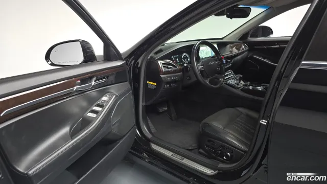 Genesis G90 (EQ900)