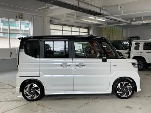 Suzuki Spacia Custom