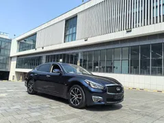 Infiniti Q70