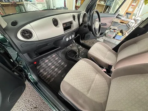 Daihatsu Mira Gino