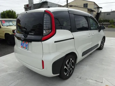 Toyota Sienta