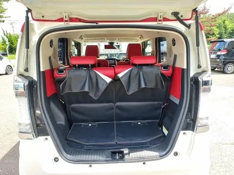 Honda N-BOX Slash