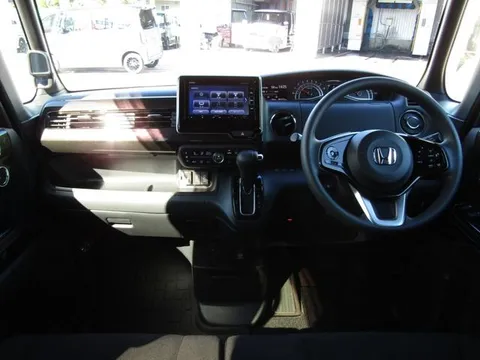 Honda N-BOX Custom