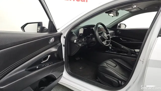 Hyundai Elantra (Avante)