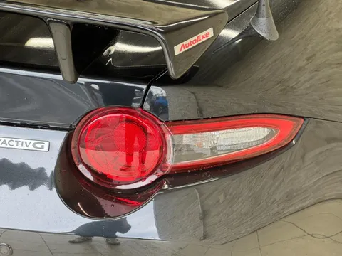 Mazda MX-5 (Roadster)