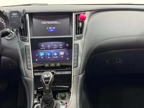 Infiniti Q50L