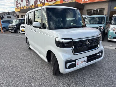 Honda N-BOX Custom