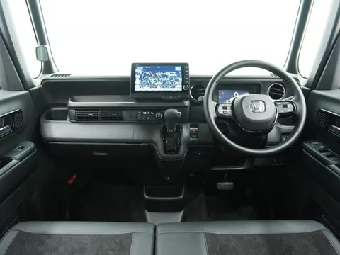 Honda N-BOX Custom