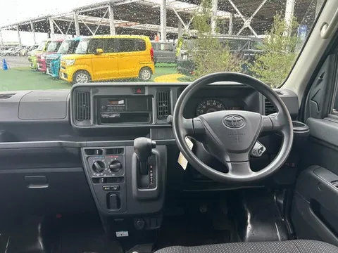 Toyota Pixis Van
