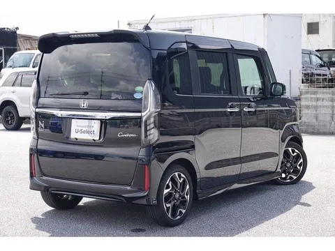 Honda N-BOX Custom