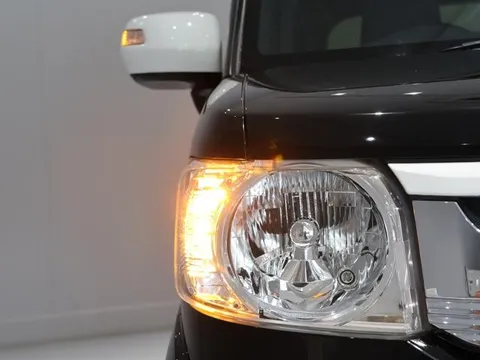 Honda N-BOX Slash