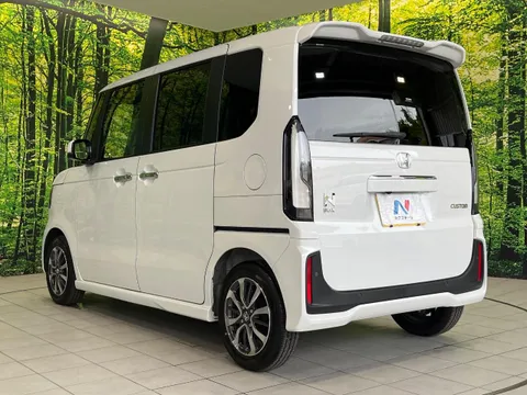 Honda N-BOX Custom