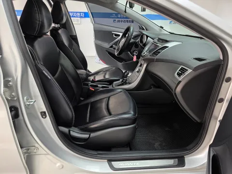 Hyundai Elantra (Avante)