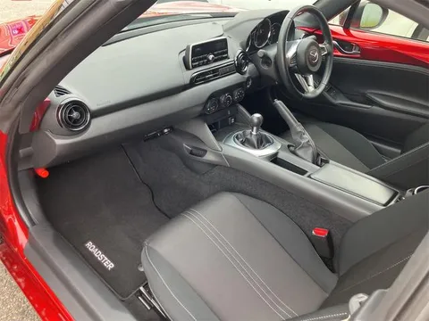 Mazda MX-5 (Roadster)