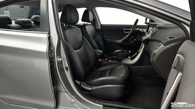 Hyundai Elantra (Avante)