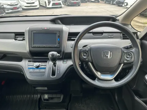 Honda Freed Plus