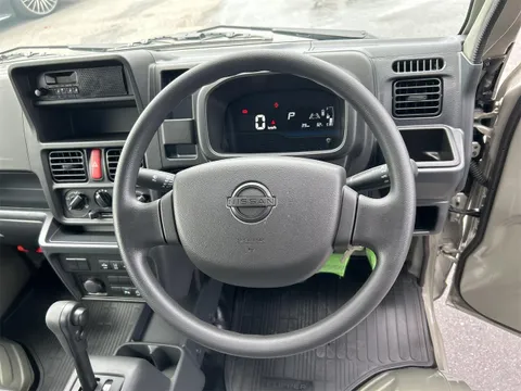 Nissan Clipper Truck