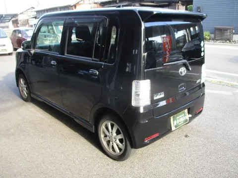 Toyota Pixis Space