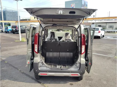 Suzuki Spacia Gear