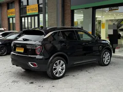 Lynk & Co 01