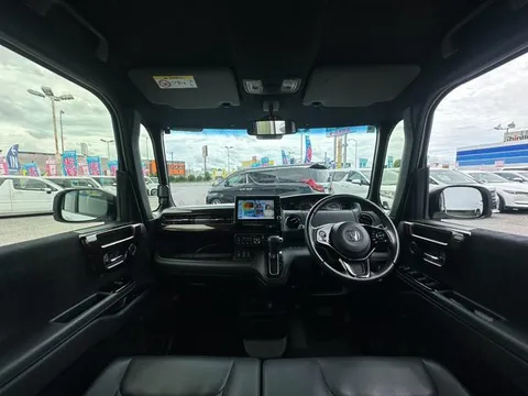 Honda N-BOX Custom