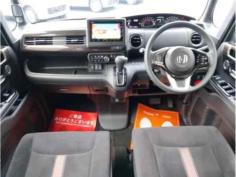 Honda N-BOX Custom