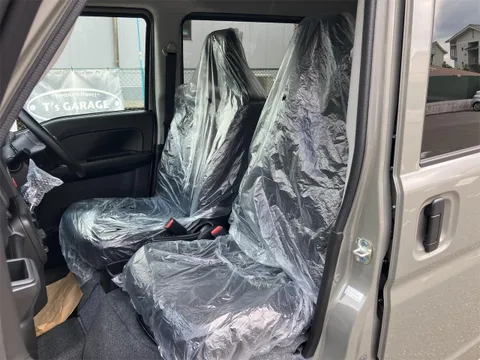 Nissan Clipper Van