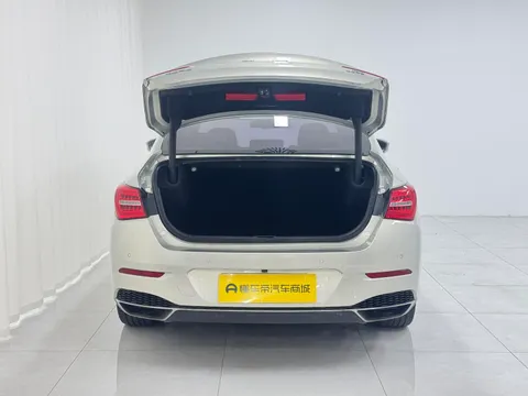 Hongqi H5