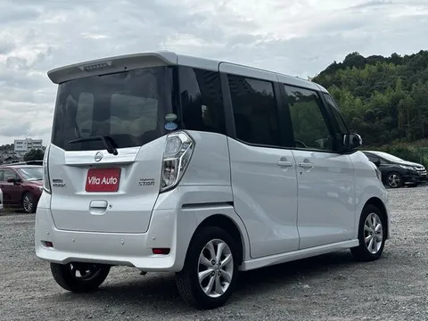 Nissan Dayz Roox