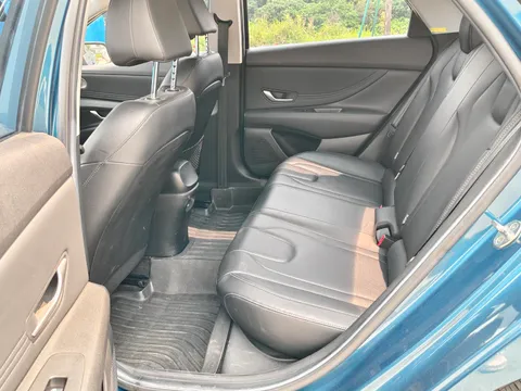 Hyundai Elantra (Avante)