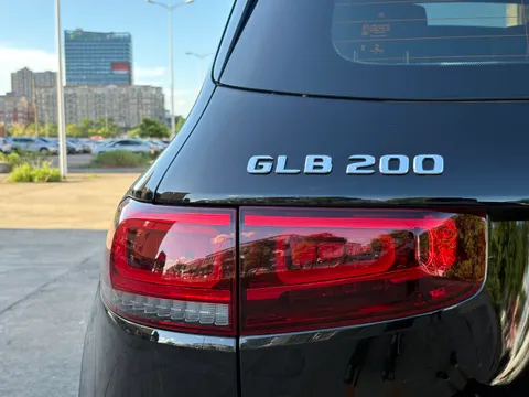 Mercedes-Benz Mercedes-Benz GLB