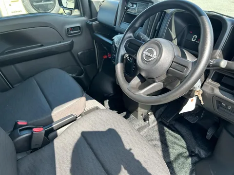 Nissan Clipper Van