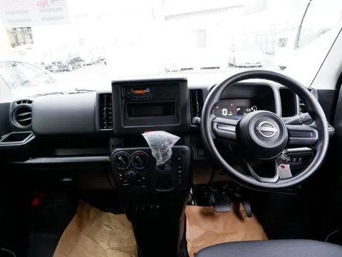 Nissan Clipper Van