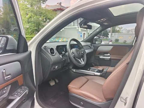Mercedes-Benz Mercedes-Benz GLB