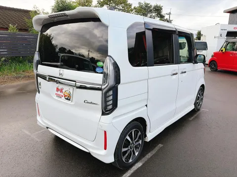 Honda N-BOX Custom
