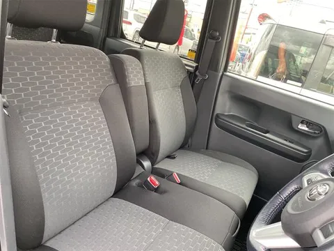 Toyota Pixis Mega