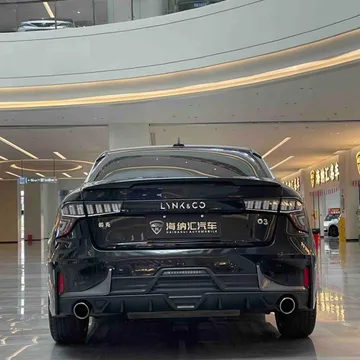 Lynk & Co 03