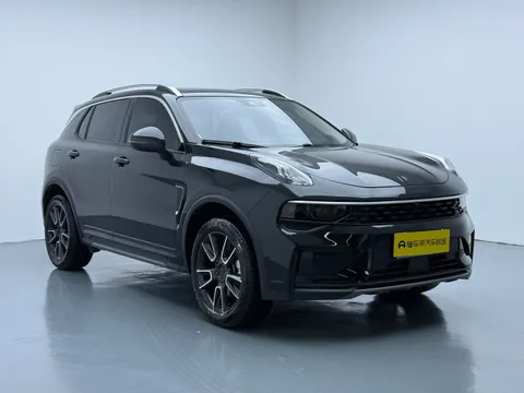 Lynk & Co 01