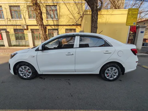 Kia Pegas
