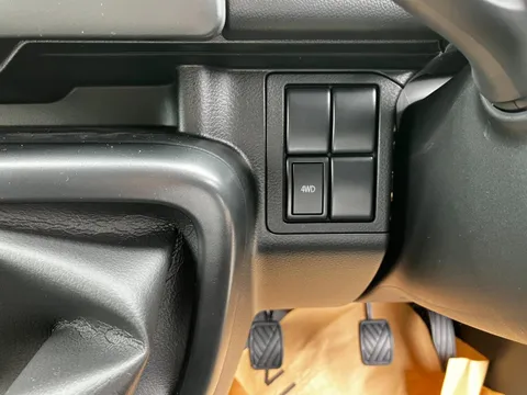 Nissan Clipper Van