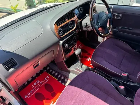 Daihatsu Mira Gino