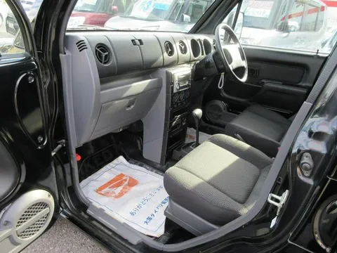 Daihatsu Naked
