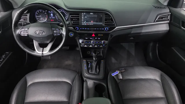 Hyundai Elantra (Avante)