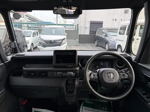 Honda N-BOX Custom
