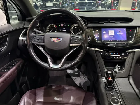 Cadillac XT6