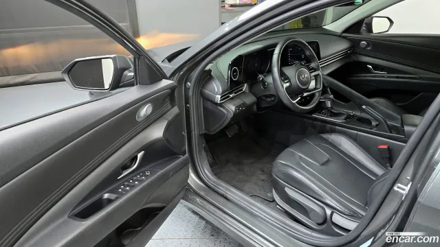 Hyundai Elantra (Avante)