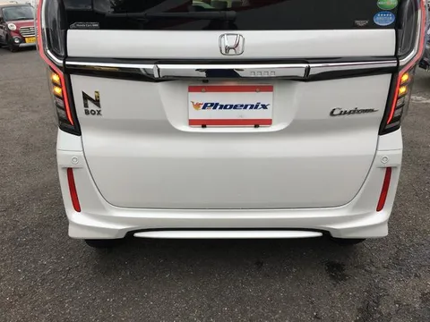 Honda N-BOX Custom