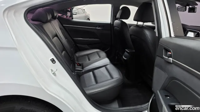 Hyundai Elantra (Avante)